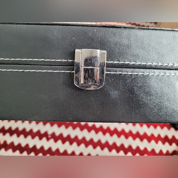 Box for Storing Watches - Picture 3 of 3